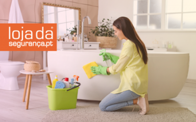 Luvas e vestuário para proteção química